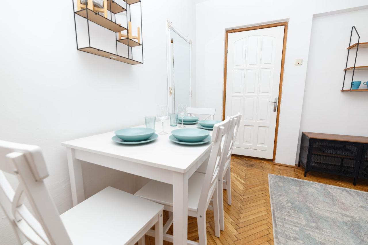 Appartement Color Ap Calea Victoriei 12C à Bucarest Extérieur photo