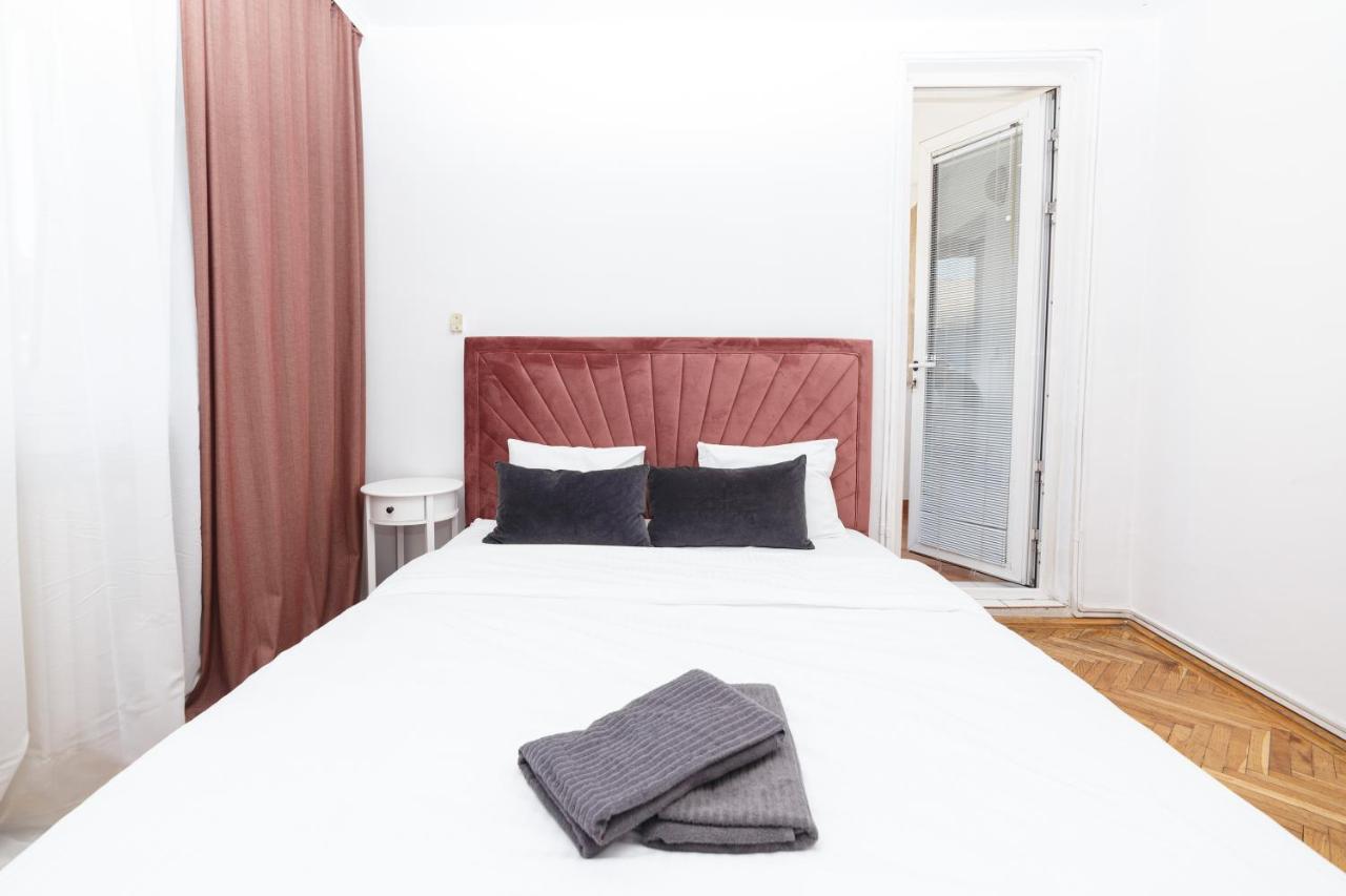 Appartement Color Ap Calea Victoriei 12C à Bucarest Extérieur photo