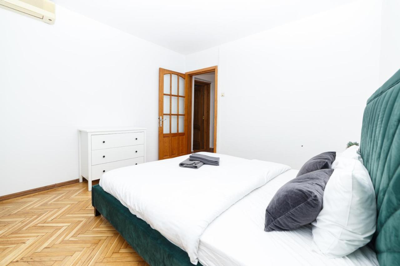 Appartement Color Ap Calea Victoriei 12C à Bucarest Extérieur photo