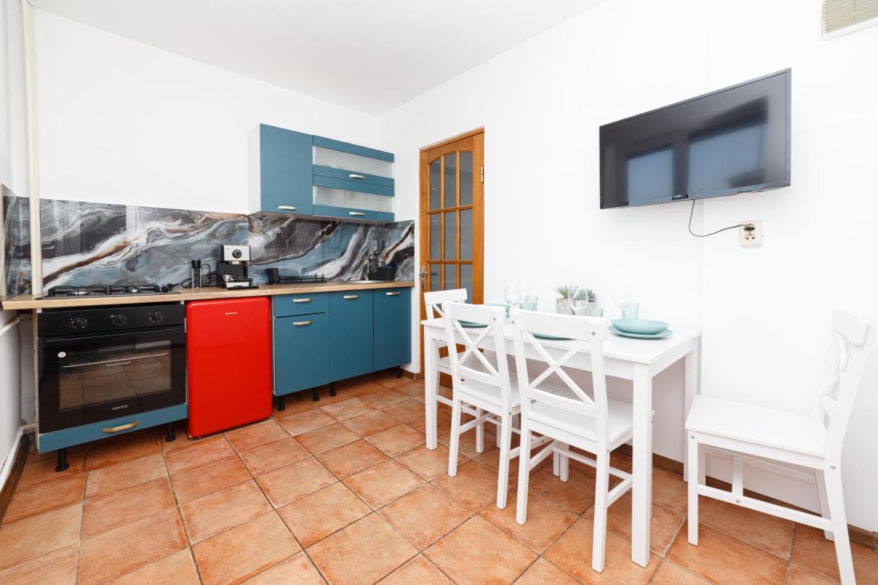 Appartement Color Ap Calea Victoriei 12C à Bucarest Extérieur photo