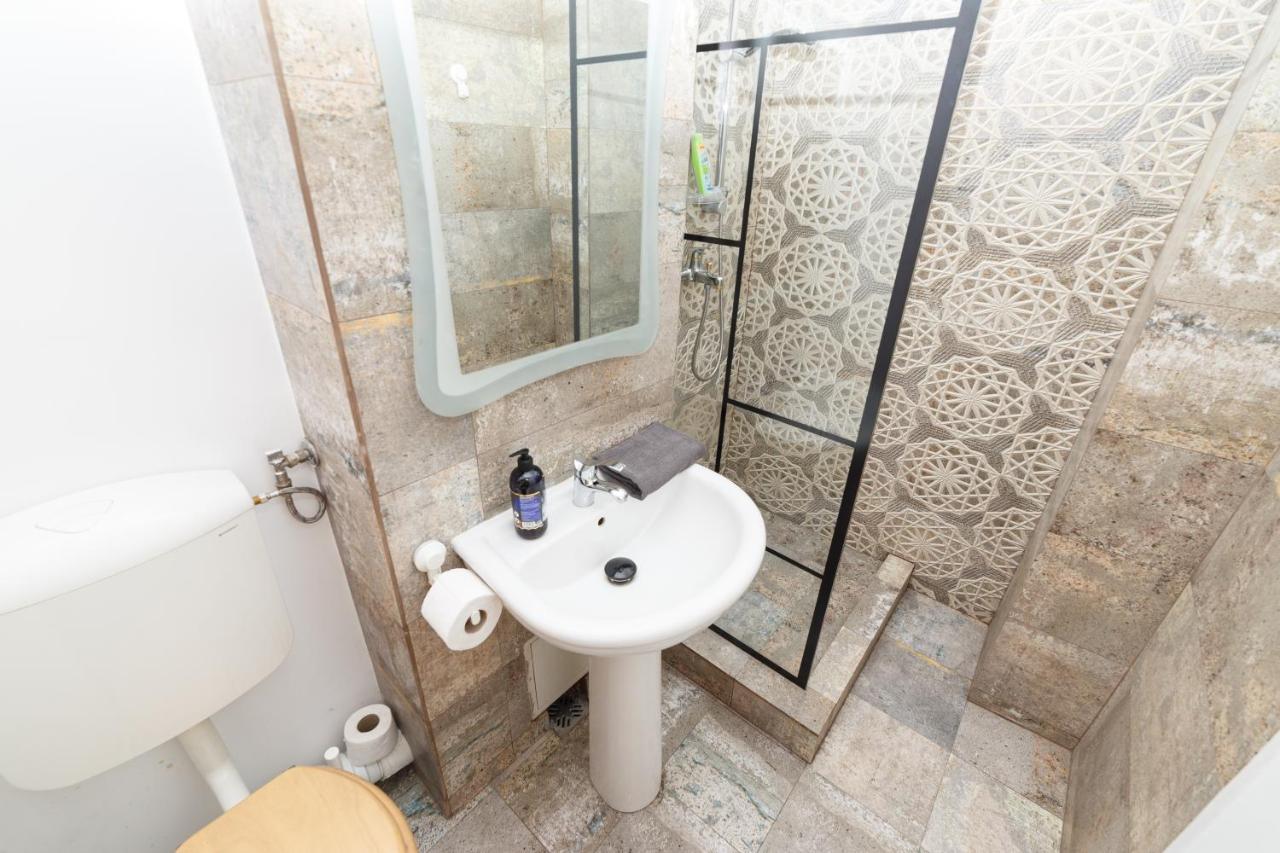 Appartement Color Ap Calea Victoriei 12C à Bucarest Extérieur photo